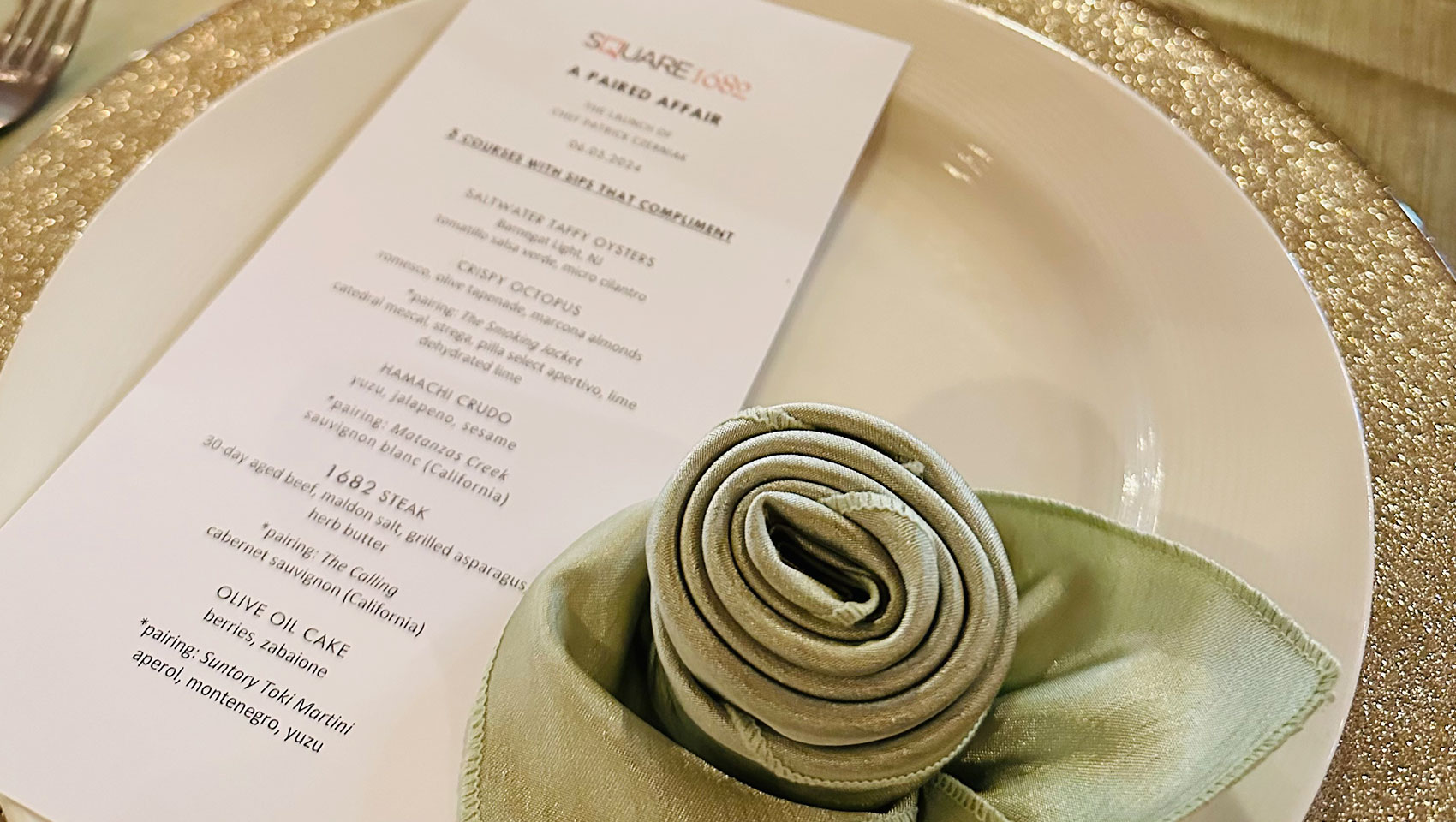 plate, menu, napkin in shape of rose